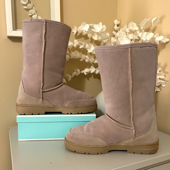 BearPaw Sheepskin Suede Meadow 10β Boots Stone Grey Size 8 EUC - Picture 3 of 13